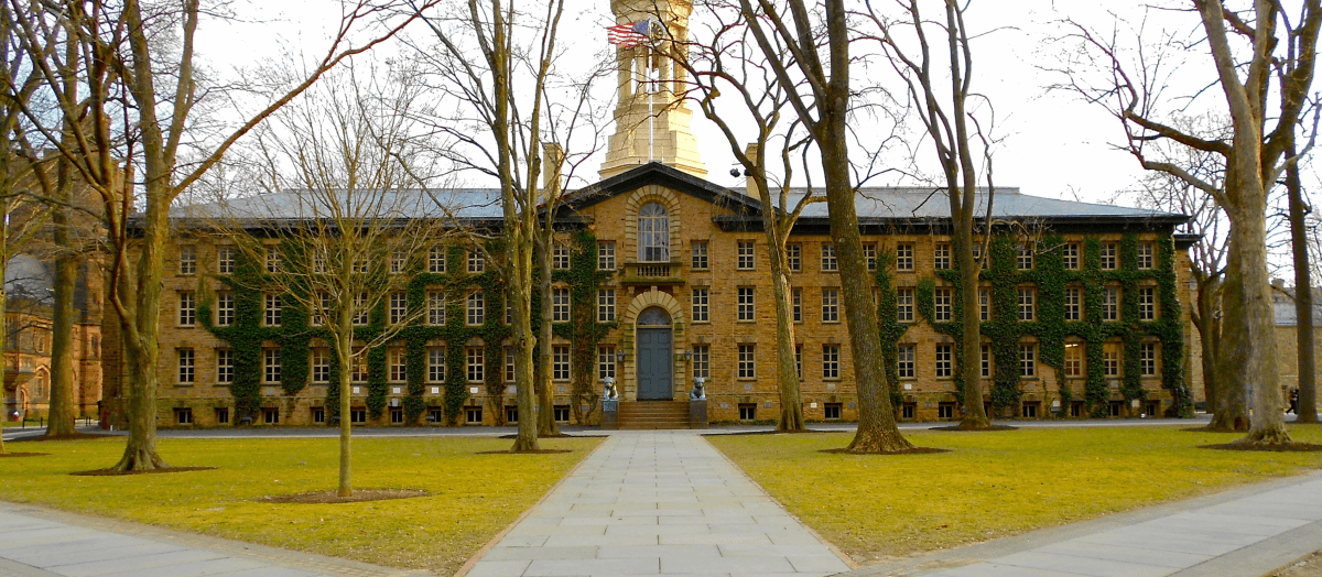 Wisudawan Agustus 2025